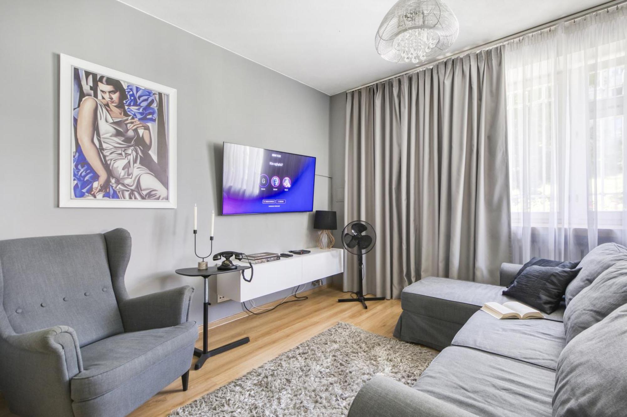Europa22 Centrum: Old Town Warsaw Apartment in Historic Building Exterior photo